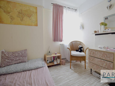 3 Bedroom Apartment For Rent In Brighton, East Sussex