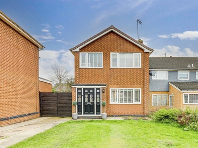 3 bedroom detached house for rent in Castle Close, Calverton, Nottingham, NG14 6LX, NG14