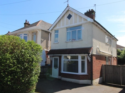 3 bedroom detached house for rent in Churchfield Road, Poole , BH15