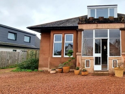 3 bedroom detached house for rent in Lochend Crescent, Glasgow, G61