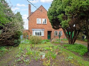 3 Bedroom Detached House For Sale In North Littleton, Worcestershire