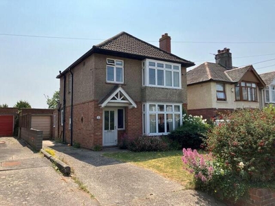 3 Bedroom Detached House For Sale In Yeovil - Good-sized Garden, Family Home
