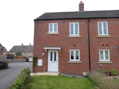 3 bedroom end of terrace house for rent in Primrose Fields, Bedford, Bedfordshire, MK41