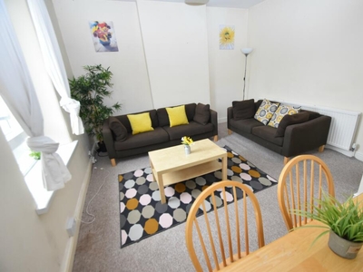 3 bedroom flat for rent in Fanny Street, Cathays, Cardiff, CF24