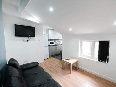 3 Bedroom Flat For Rent In Preston, Lancashire