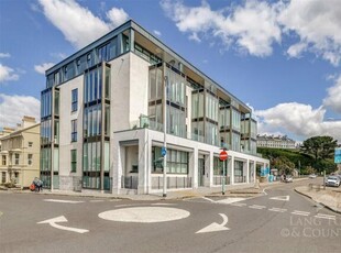 3 Bedroom Flat For Sale In The Hoe