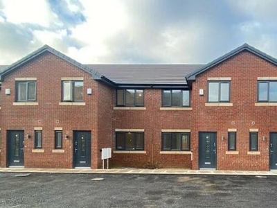 3 Bedroom Mews Property For Sale In Royton