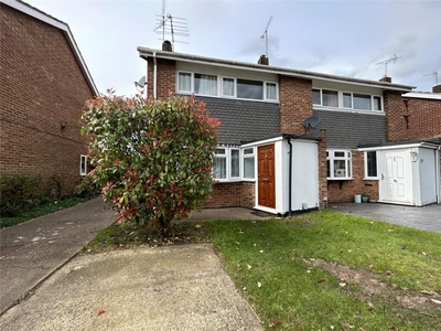 3 bedroom semi-detached house for rent in Austin Road, Woodley, Reading, Berkshire, RG5