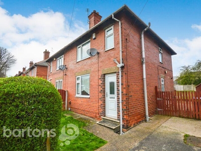 3 bedroom semi-detached house for rent in Daylands Avenue, Conisbrough, DN12