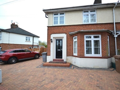 3 bedroom semi-detached house for rent in Kingston Crescent, Chelmsford, Essex, CM2