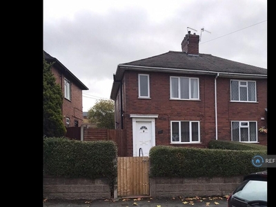 3 bedroom semi-detached house for rent in Newhouse Road, Stoke-On-Trent, ST2