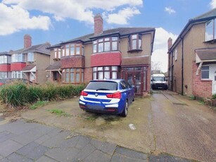 3 Bedroom Semi-detached House For Sale In Hayes, Greater London