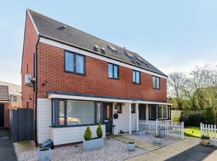 3 Bedroom Semi-detached House For Sale In Wootton