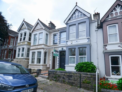 3 bedroom terraced house for rent in Kingswood Park Avenue, Peverell, Plymouth, PL3
