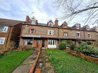 3 bedroom terraced house for rent in Mill Green, Caversham, Reading, RG4