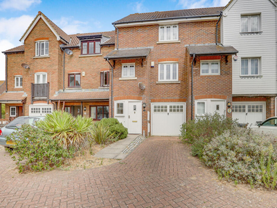 3 bedroom town house for rent in Kingston Quay, Sovereign Harbour South, Eastbourne, East Sussex, BN23
