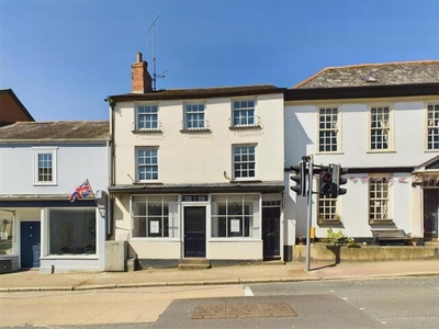 3 Bedroom Town House For Sale In Lostwithiel