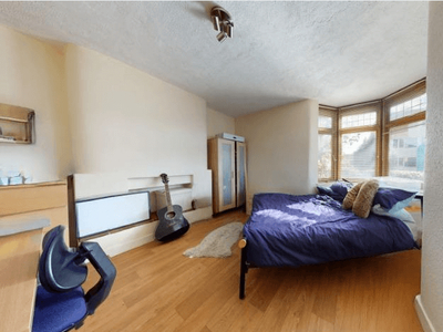 4 bedroom detached house for rent in Broadgate, Beeston, Nottingham, NG9