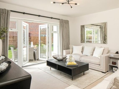 4 Bedroom Detached House For Sale In Coggeshall Road)