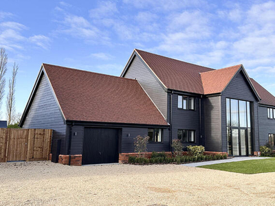 4 Bedroom Detached House For Sale In Lindsell, Essex