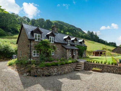 4 Bedroom Detached House For Sale In Oswestry, Powys