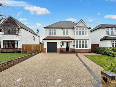 4 Bedroom Detached House For Sale In Petts Wood, Orpington