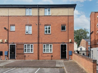 4 bedroom end of terrace house for rent in 4 Bed To Let, Peveril Street, NG7