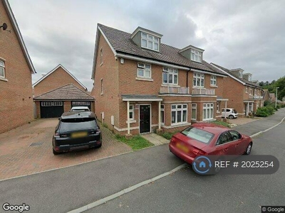 4 Bedroom Semi-detached House For Rent In Earley, Reading