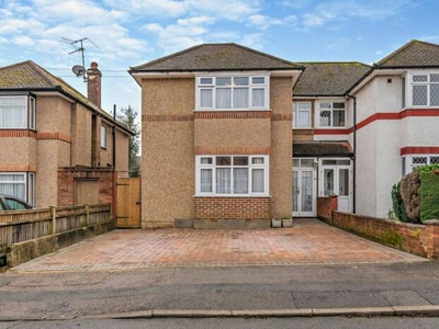 4 Bedroom Semi-detached House For Sale In Croxley Green, Rickmansworth