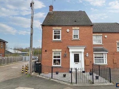 4 Bedroom Semi-detached House For Sale In Nuneaton