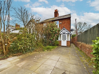 4 bedroom terraced house for rent in Heath Road, Upton-By-Chester, Chester, CH2