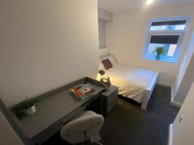 5 Bedroom Apartment For Rent In Beeston