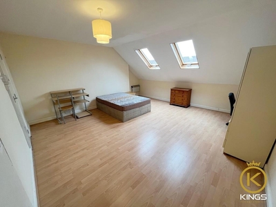 5 bedroom maisonette for rent in Wilberforce Road, Southsea, PO5