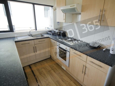6 bedroom penthouse for rent in * £132pppw EXCL BILLS* Derby Road, Nottingham, NG7 1LR, NG7