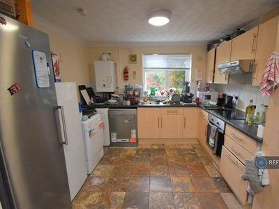 6 bedroom terraced house for rent in Christchurch Road, Reading, RG2