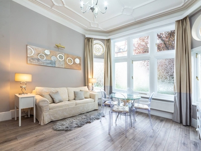 Flat in Frognal, Hampstead, NW3