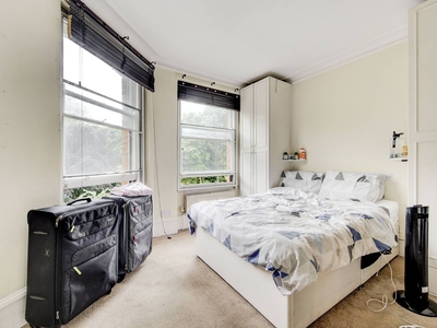 Flat in Lillie Road, Fulham, SW6