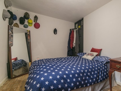 Room to rent in 4-bedroom house with garden in Southwark