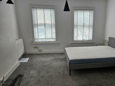 Studio flat for rent in Bridge Street, Reading, Berkshire, RG4