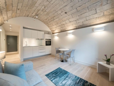 Studio flat for rent in Donaldson Drive, Edinburgh, Midlothian, EH12