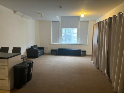 Studio flat for rent in High Street, Cardiff(City), CF10