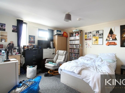 Studio flat for rent in Salisbury Street, SO15