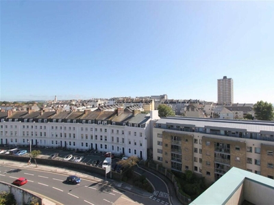 Studio flat for rent in The Hoe, Plymouth, PL1