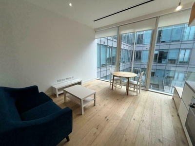 1 bedroom apartment for rent in Great West Road, London, TW8