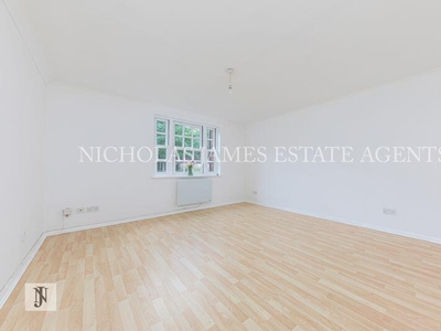 1 bedroom flat for rent in Aspen House, Winchmore Hill, London, N21