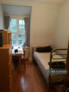 1 bedroom flat share for rent in Risley Avenue, London, N17