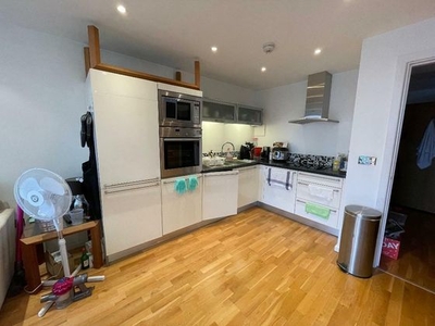 1 bedroom flat to rent Canary Wharf, South Quay, E14 9DF