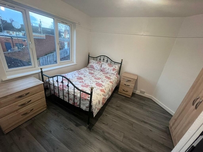 1 bedroom house share for rent in 1 Room Available In Flat Above Holly Bank Rd, B13 0RJ, B13