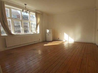 1 bedroom house share for rent in Flat , Astoria Mansions, Streatham High Road, London, SW16