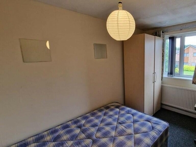 10 bedroom detached house for rent in Rathmines Close, Nottingham, Nottinghamshire, NG7